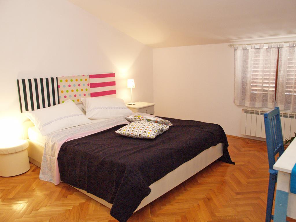Family Friendly Apartments Pula Quarto foto