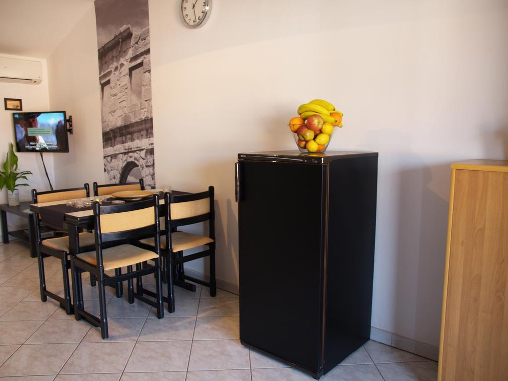 Family Friendly Apartments Pula Quarto foto