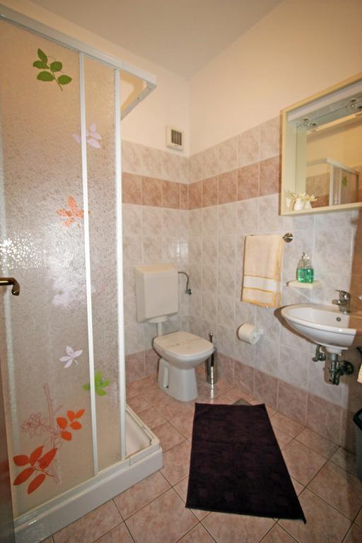 Family Friendly Apartments Pula Quarto foto