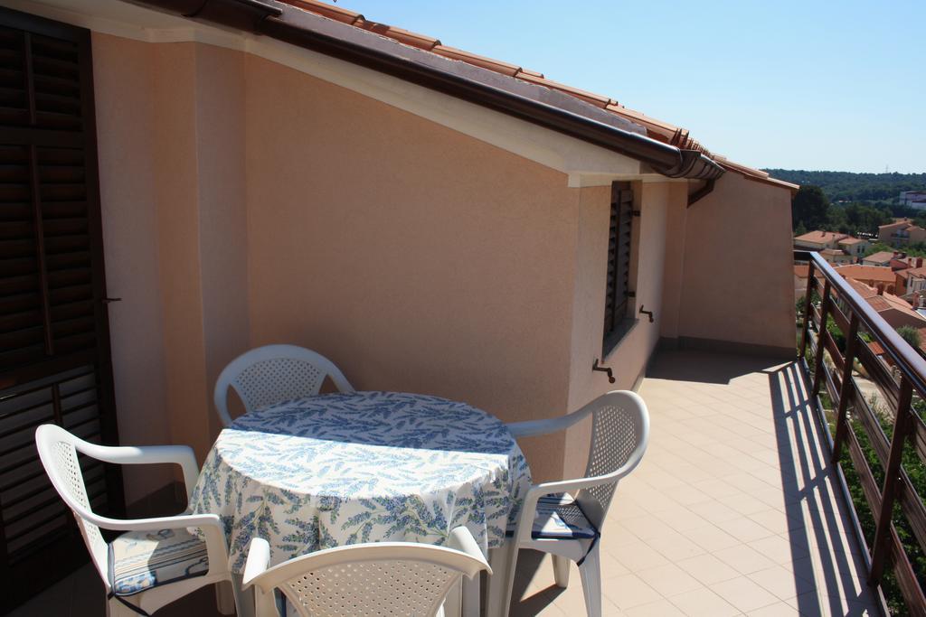 Family Friendly Apartments Pula Quarto foto